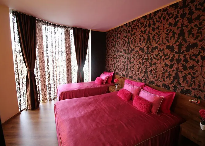 Hotel семеен идън