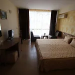семеен идън Hotel 3*