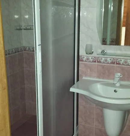 Otel семеен идън 3*