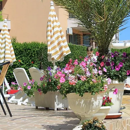 семеен идън Hotel Sveti Vlas