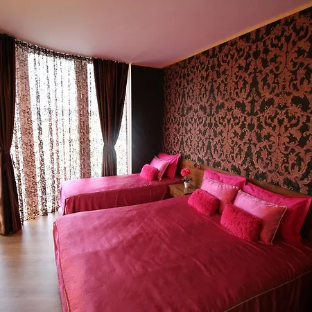 Hotel семеен идън