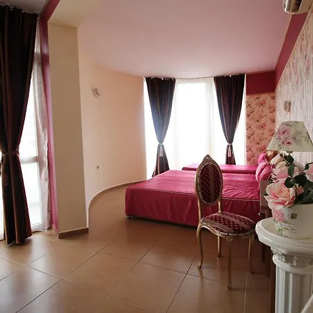 семеен идън Hotel