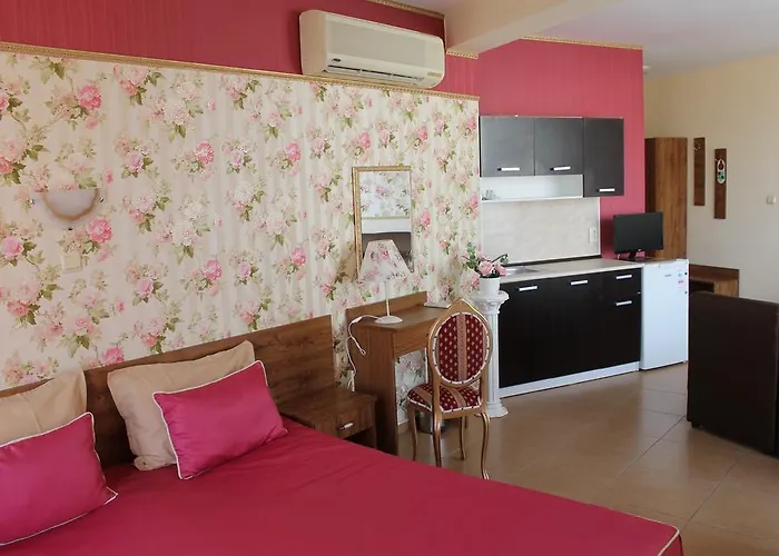 Hotel семеен идън